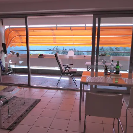 Stefi, Magischer Ausblick, Schwimmbad-sauna In ラーンシュタイン