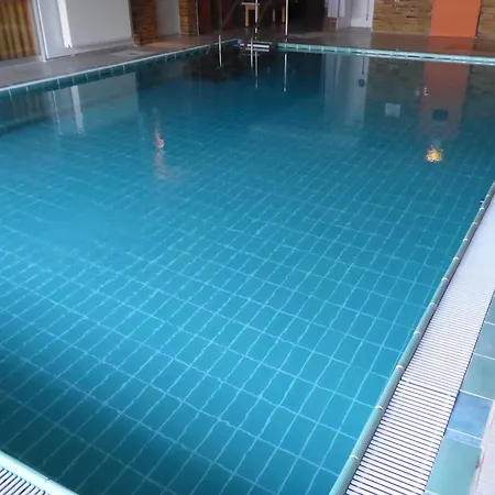 Stefi, Magischer Ausblick, Schwimmbad-sauna In * ラーンシュタイン