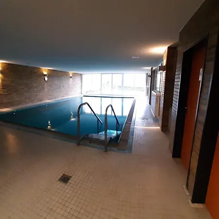 Stefi, Magischer Ausblick, Schwimmbad-sauna In アパート ラーンシュタイン